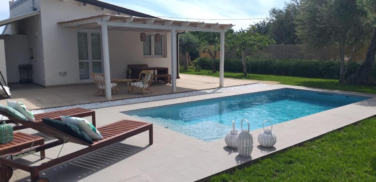 Villa Federica Con Piscina/With Pool Santa Maria Del Focallo Exterior photo