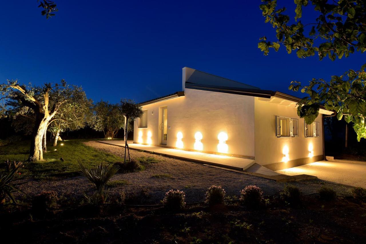 Villa Federica Con Piscina/With Pool Santa Maria Del Focallo Exterior photo
